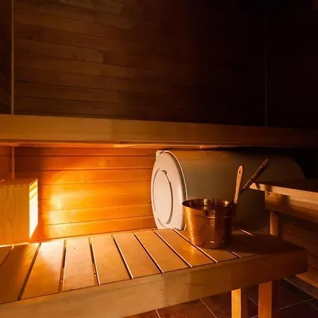 Апартаменти Cozy Seaside With Sauna *